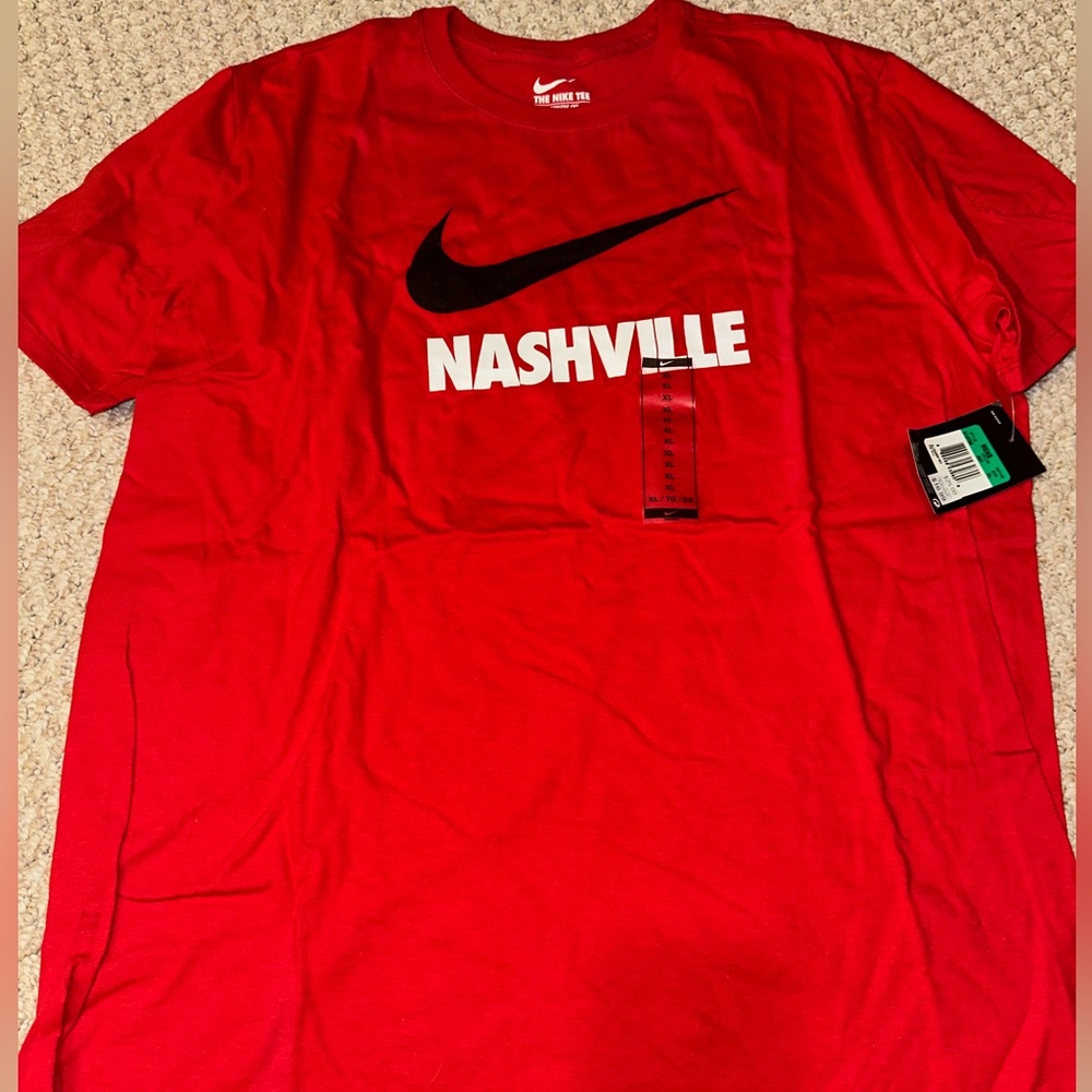 Nike tee